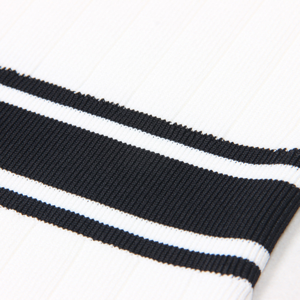 Summer new style round neck cinched waist slimming short sleeved hip hugging woolen knitted dress